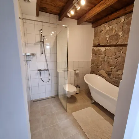 Villa Walnut 1 *